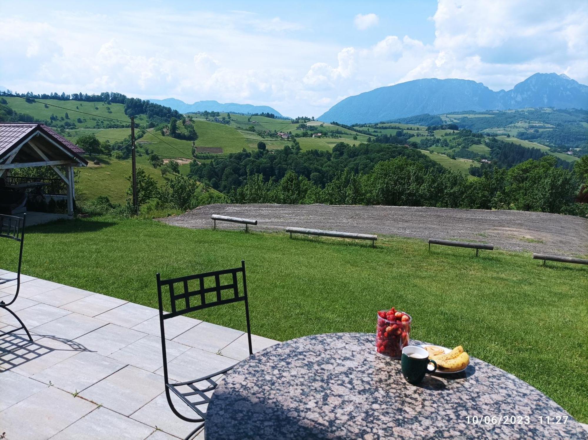 Casa Din Livada, Poiana Marului, Brasov Villa Buitenkant foto